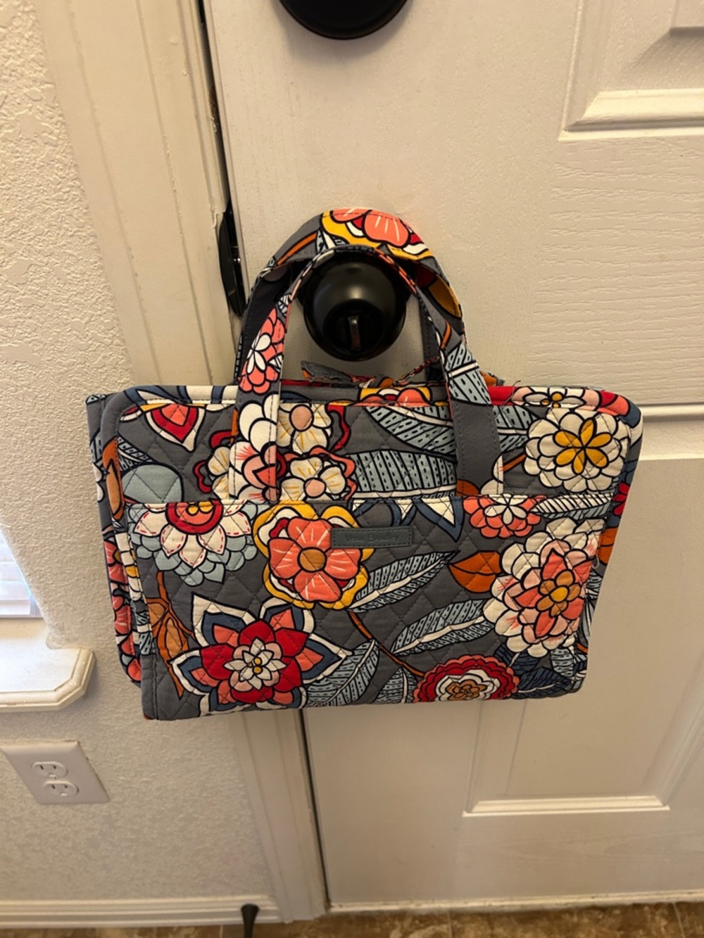 Vera Bradley Hanging Travel Organizer Gray Quilted Floral - Picture 9 of 10